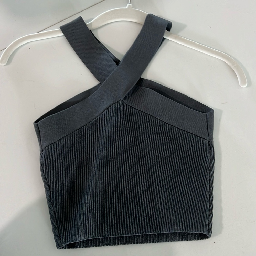 Babaton cross crop top